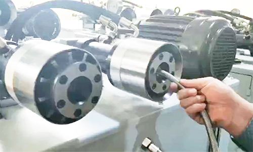 2021高速扣壓機 金屬薄壁軟管的壓接和擰緊