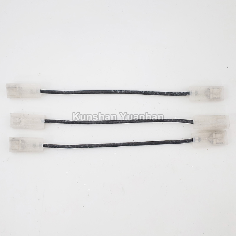 YH-CHTST01全自動(dòng)雙頭穿護(hù)套打端子機(jī)