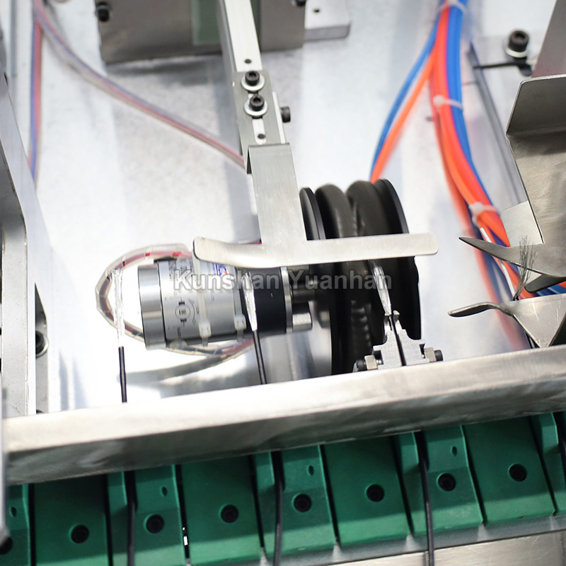 YH-SN007屏蔽線(xiàn)穿熱縮管鉚壓端子自動(dòng)機(jī)