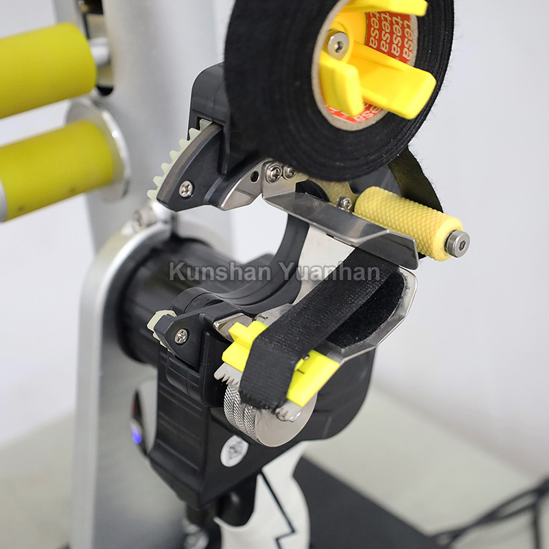 AT-300H膠帶牽引式纏繞機