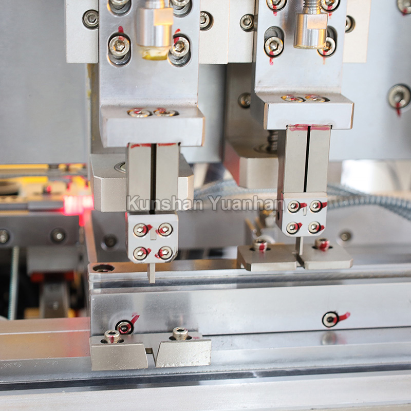 YH -CPB300全三菱伺服雙頭刺破壓接機